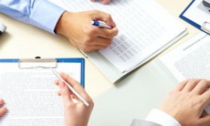 赫尔松地区遭无人机袭击致20多人死亡