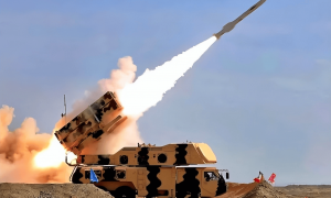 原创 
            伊朗无人机“亲吻”亚马逊！美伊阿三方惊出冷汗：14%全球云服务瘫痪，数字时代死穴暴露