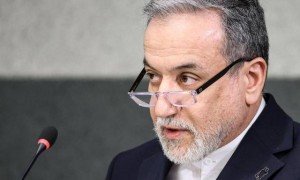 伊朗新领导人穆杰塔巴伤势曝光，伊朗强势宣告：打击将层层加码，剑指美国本土！