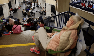 俄军空袭基辅致22死 欧盟代表处遭破坏