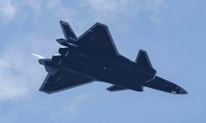 别追了！歼-20A“满血版”官宣，F-22再无翻身可能？