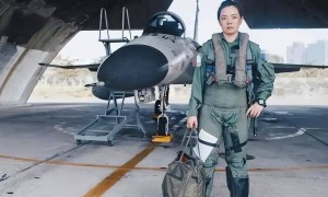 不用打就已经崩了？台专家：2025年超过100名台军飞行员提桶跑路