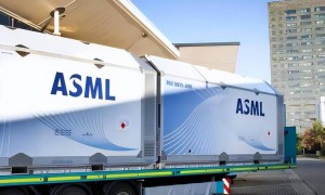 原创 
            现世报！ASML裁员1700人，450亿芯片烂仓库，荷兰：断供是步臭棋